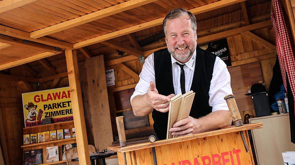 Gottfried Glawar in seinem Stand auf dem Bleiburger Wiesenmarkt vor einem Jahr