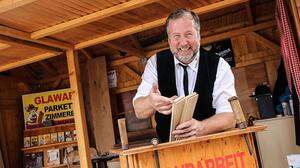 Gottfried Glawar in seinem Stand auf dem Bleiburger Wiesenmarkt vor einem Jahr
