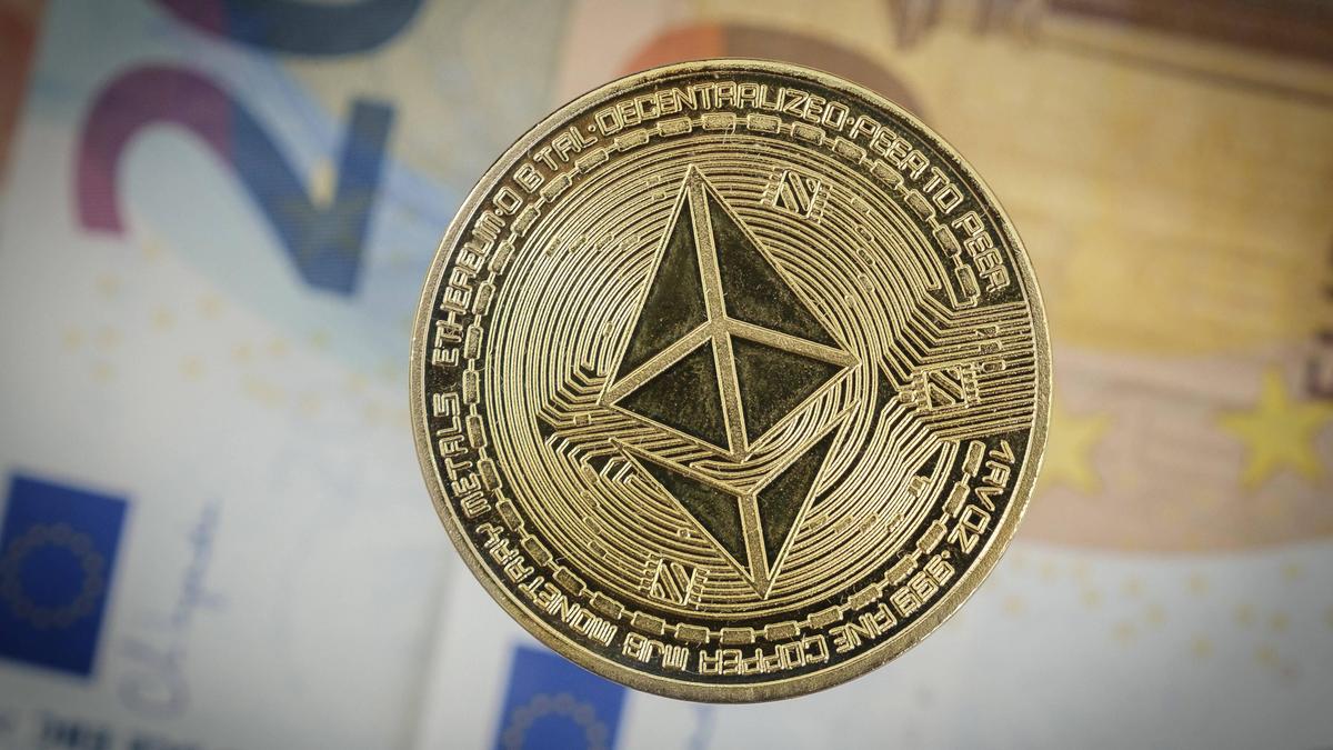 Die zweitgrößte Kryptowährung hat die Genehmigung für börsengehandelte Fonds in den USA erhalten (symbolische Ethereum-Münze)