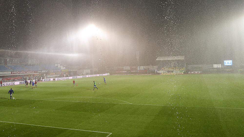 Starker Regen in Hartberg verhindert eine planmäßige Austragung des Spiels