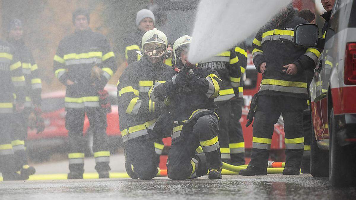 Die Feuerwehren im Bezirk Leoben sind gut vorbereitet, weil sie auch vor der Pandemie schon sehr gut organisiert waren - auch durch Übungen wie auf dem Sujetbild