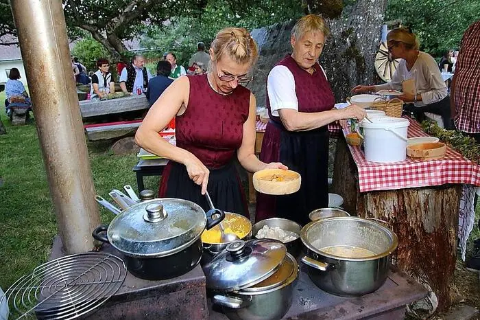 Kräuterweibl- und Holzknechtfest in Salla