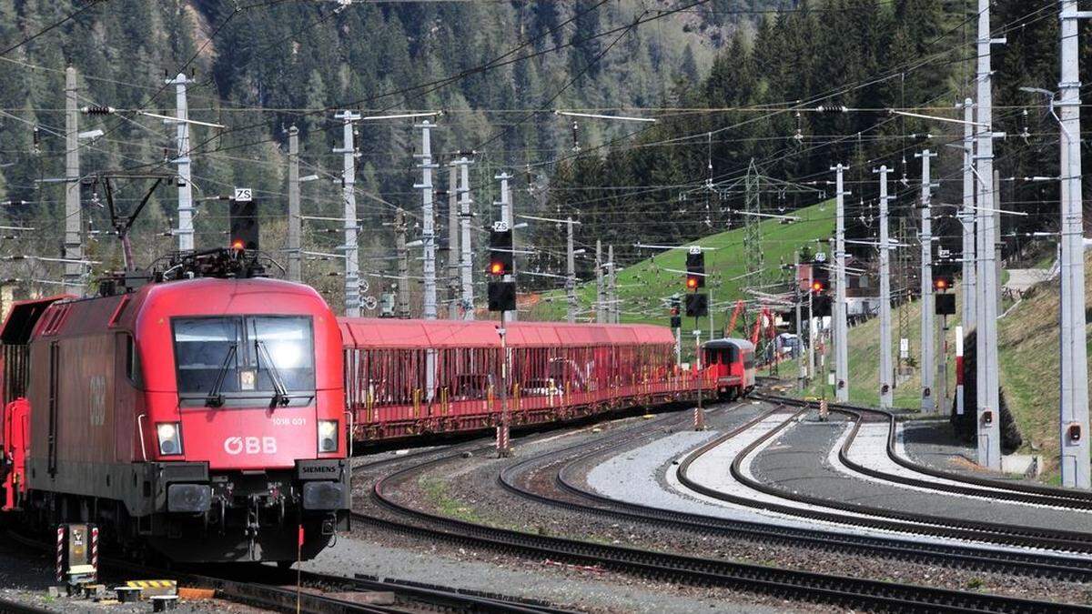 Die 15-minütige Zugfahrt vom Mölltal ins Gasteinertal ist während der Generalsanierung der Schleuse nicht möglich