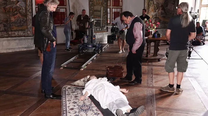 Major Carl Ribarski (Stefan Jürgens) findet die vermeintliche Leiche.