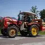Traktor- und Zweiradfahrer müssen im Rahmen eines Gleichmäßigkeitsbewerbs zwei Runden absolvieren