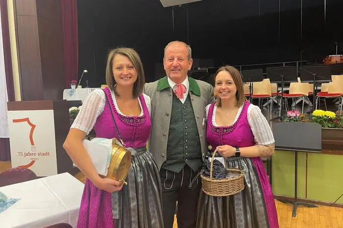 Erstmals wurden auch die neuen Dirndl der Marketenderinnen beim Abschlusskonzert der Öffentlichkeit vorgestellt.