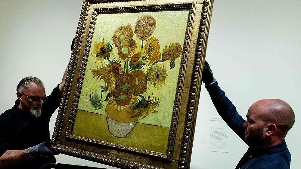 Das Amsterdamer Museum präsentierte Forschungsergebnisse zu van Goghs &quot;Sonnenblumen&quot;-Gemälden. 