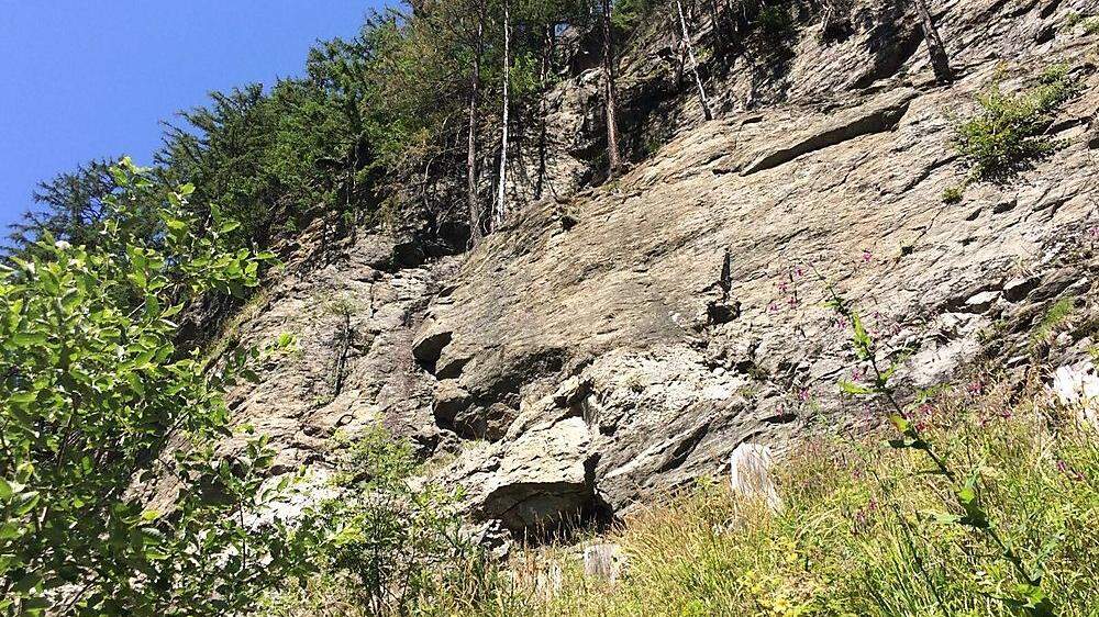 Über diese Felswand im Bereich des Höll-Steigs stürzte der 27-Jährige in den Tod