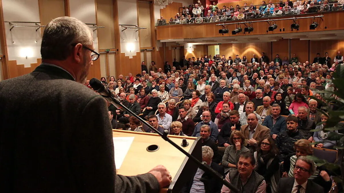 Volles Haus in Bad Aussee: Rund 500 Personen besuchten die Bürgerversammlung zum Thema Spital