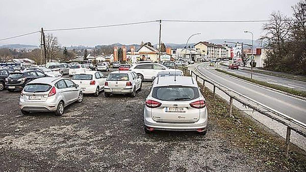Dieser Parkplatz hätte nach den Erweiterungsplänen der Stadtgemeinde Völkermarkt auch zur Kernzone gehören sollen