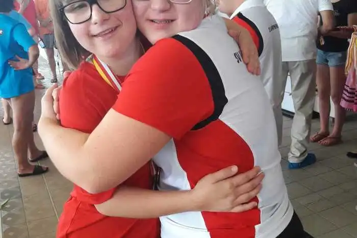 Bitte klicken Sie sich durch die Bilder. . .