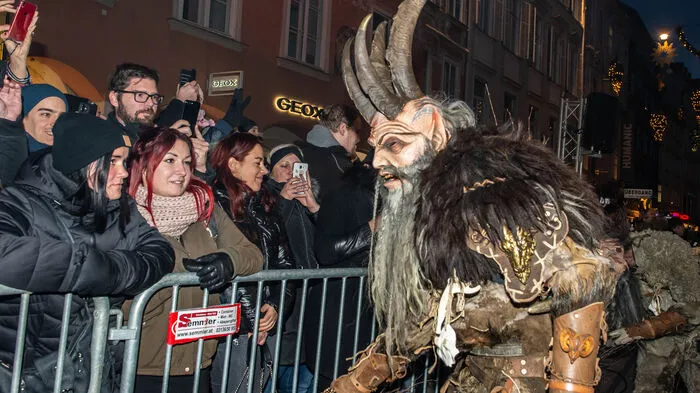 In Graz ging am 1. Adventsonntag der große Perchtenlauf über die Bühne.