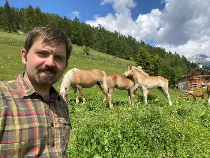 Bezirksjägermeister Christian Angerer ist froh über das Happy End und dass der Hund unverletzt gefunden werden konnte