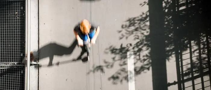 Ein Zwölfjähriger baute mit einem E-Scooter einen Unfall und wurde dabei schwer verletzt (Sujetbild) 