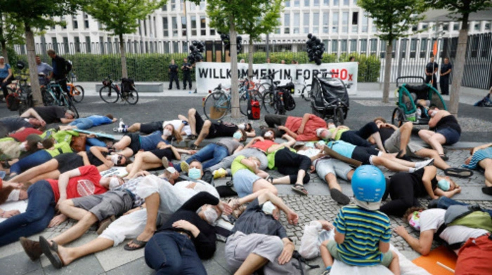 Vor dem Gipfel kam es zu Protesten von Umweltaktivisten.