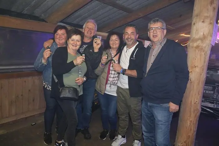 Am Karsamstag feierten die Partygäste zu Schlagern und Klassikern der 80er-, 90er- und 2000er-Jahre ausgelassen,...