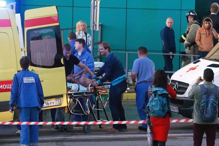 Mehrere tausend Besucher des Rio-Einkaufszentrums im Nordosten der russischen Hauptstadt mussten in Sicherheit gebracht werden.
