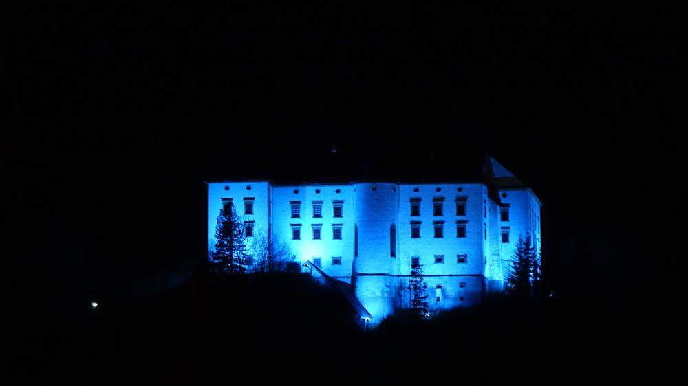 Im Vorjahr wurde das Schloss blau gefärbt