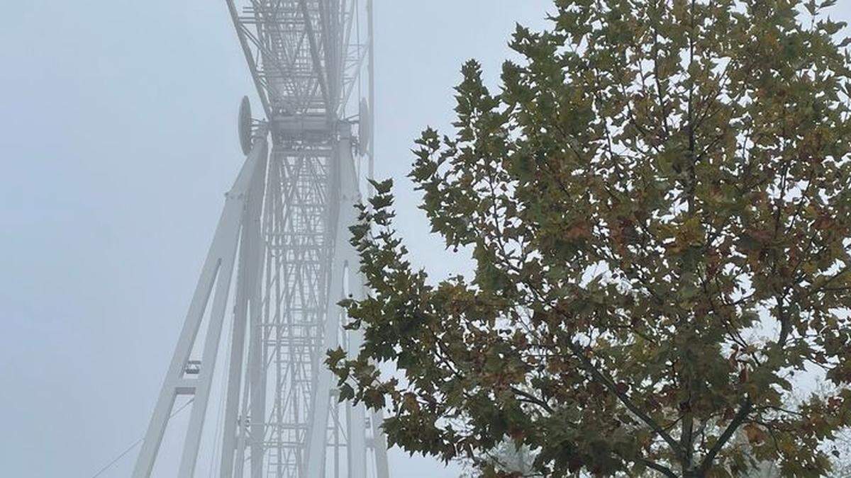 Ausgedreht. Das Riesen-Rad beim Klagenfurter Minimundus verabschiedet sich in Richtung Schottland