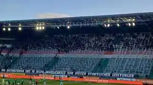 Trauriges Bild: Der Block West vor dem Duell mit dem WAC