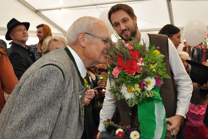 Für viel Blumenschmuck und Vorbereitung sorgt die Dorfgemeinschaft unter Obmann Stefan Panzer.