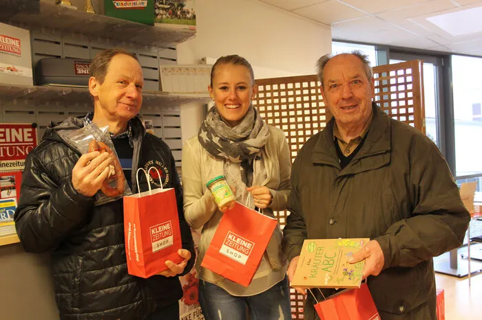 Von links: Ferdi Hasenfelder mit Alina Bacher (Kleine Zeitung) und Othmar Knirschnig