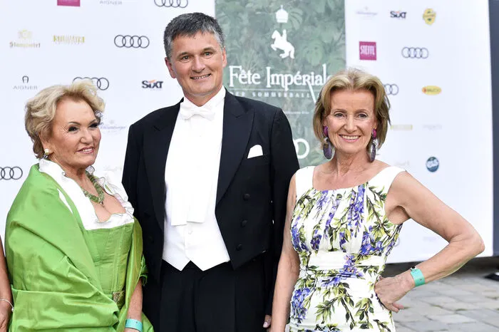 Organisatorin und Hofreitschul-Direktorin Elisabeth Gürtler mit Rosi Schipflinger und Hofreitschule- CEO Erwin Klissenbauer