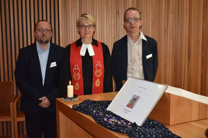 Stickler mit der evangelischen Pfarrerin in Schladming, Waltraud Miteregger und Krankenhausseelsorger Martin Weyrer. 