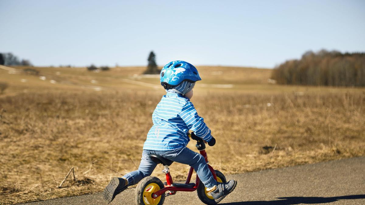 Kinder sind gerne mit Laufrädern unterwegs