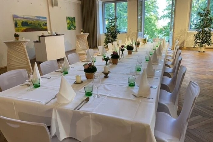Im Curcafé gibt es auch einen Veranstaltungssaal