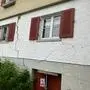 Risse gehen durch Häuser in Hörbranz