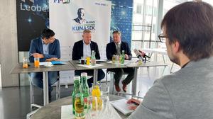 Hannes Amesbauer, Mario Kunasek und Marco Triller stellten im Museumsturm Leoben die FP-Kandidatenlisten für den Wahlkreis Obersteiermark vor