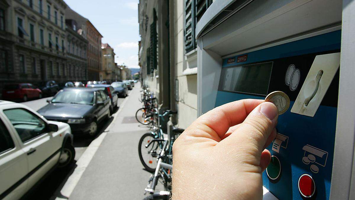 Graz hat zwei unterschiedliche Parkzonen: die teurere blaue Zone im Zentrum und die grüne Zone am Rand