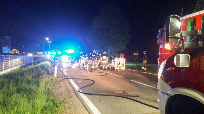 Kurz vor Mitternacht in der Nacht auf Freitag wurden die Feuerwehren Frauental und Deutschlandsberg zu einem Unfalleinsatz alarmiert.