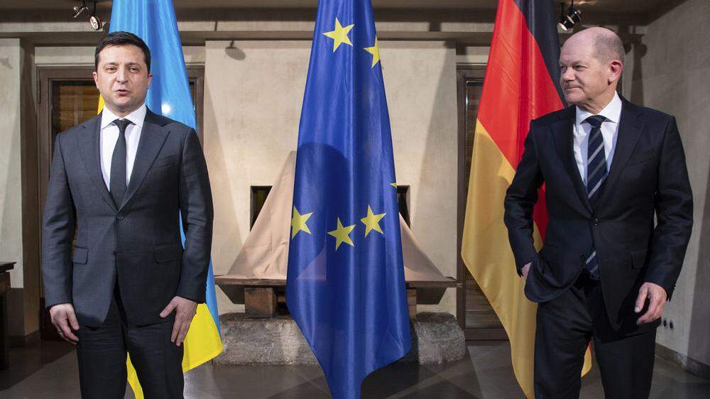 Der ukrainische Präsident Wolodymyr Selenskyj bittet Westen um Hilfe 
