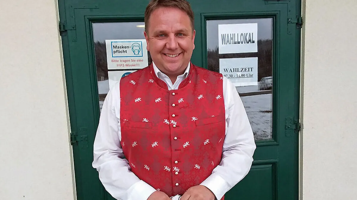 Werner Egger hat allen Grund zur Freude: Er ist der neue Bürgermeister von Steuerberg  