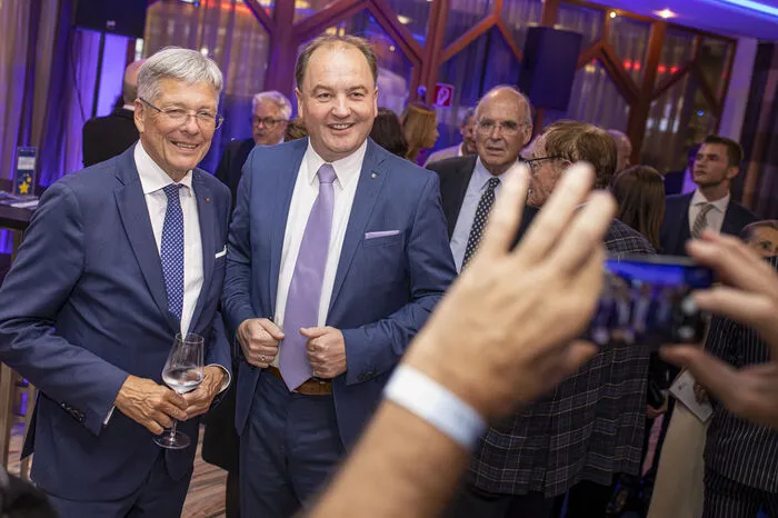 Landeshauptmann Peter Kaiser mit Investor Bernd Hinteregger