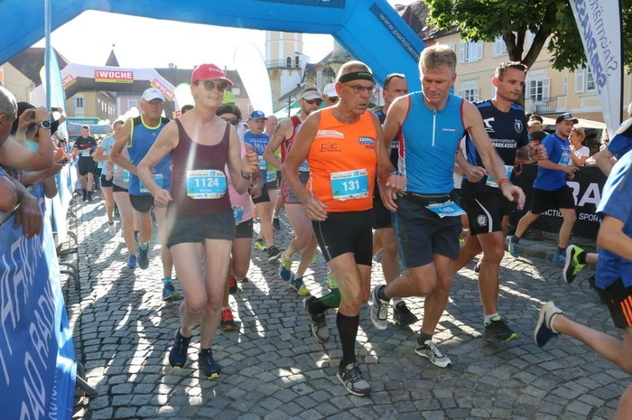 Auf die mehr als 800 Teilnehmer warteten beim Re-Start auch zahlreiche Neuerungen. Eine sieben Kilometer lange Runde mit neuer Streckenführung war je nach Laufdistanz bis zu dreimal zu bewältigen.
