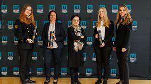 Preisverleihung an der Montanuniversität: Johanna Byloff, Nina Schalk, Vizerektorin Martha Mühlburger, Gloria Graf und Eva Wegerer 