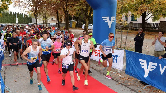 Beim Feldkirchner Stadtlauf mit 5 km und 8 Km (Lauf und Walking) waren über 150 Läufer mit dabei.  