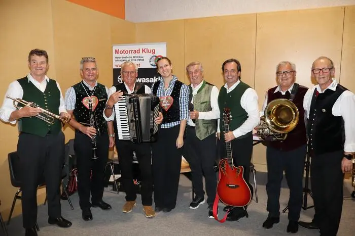 Instrumentale Auftritte von Franz Köppel, Josef Gschier, Elvira Riedler und der „Geburtstagsmusi“ (Foto) mit Hans Konrad und seinen Musikanten rundeten den Konzertabend perfekt ab. 