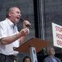 Hubert Aiwanger spricht im Juni in Erding. Der gewählte Vizeministerpräsident fordert, sich "die Demokratie zurückzuholen"