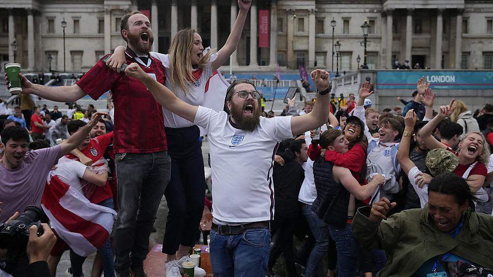 Englische Fans feierten den Einzug ins Viertelfinale