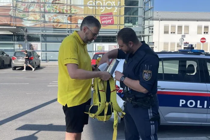 Auch die Polizei wollte ihren Teil beitragen.