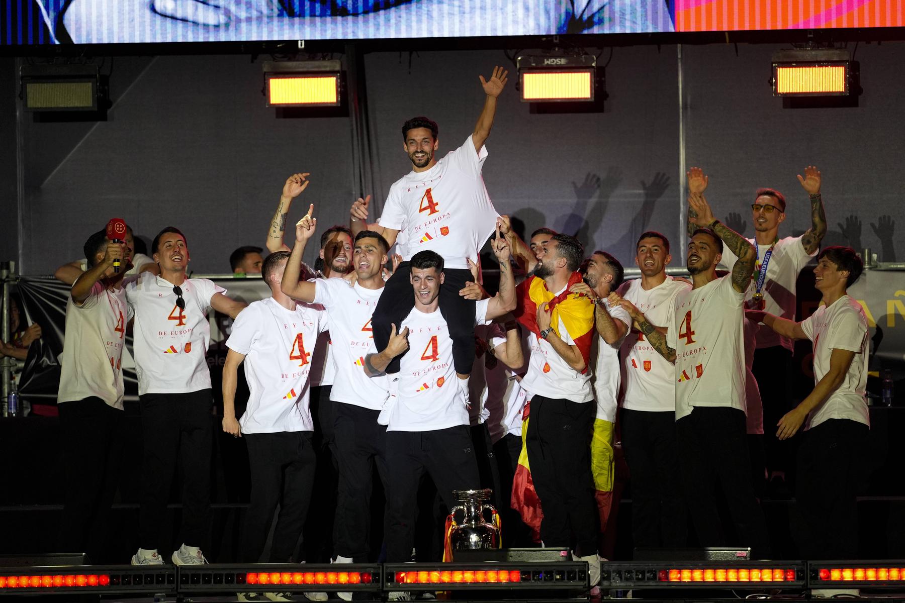 Party des Europameisters: Leichte Misstöne und schiefe Gesänge bei Spaniens EM-Feier