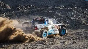 Mark Mateschitz klettert in der Rallye Dakar