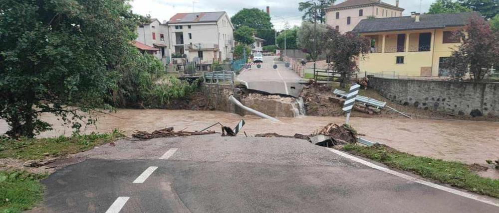 Brücke in Malo eingestürzt