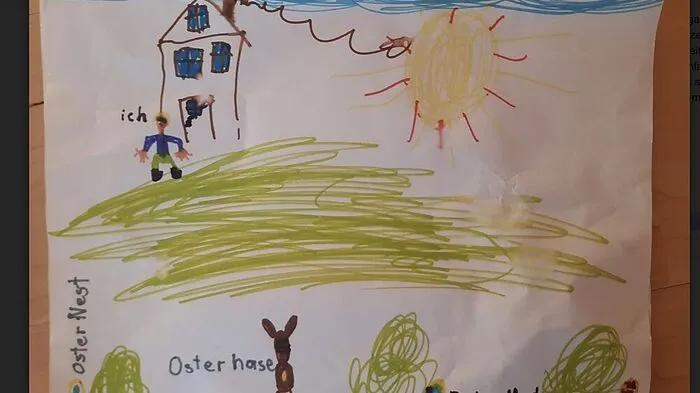 Der siebenjährige Kilian Laireiter freut sich schon sehr auf Ostern und hat sich bei der Ostereier-Suche gezeichnet. Wenn er schnell genug ist, wird er auch noch den Osterhasen erwischen können, der gerade dabei ist, die restlichen Osternester zu verstecken.   