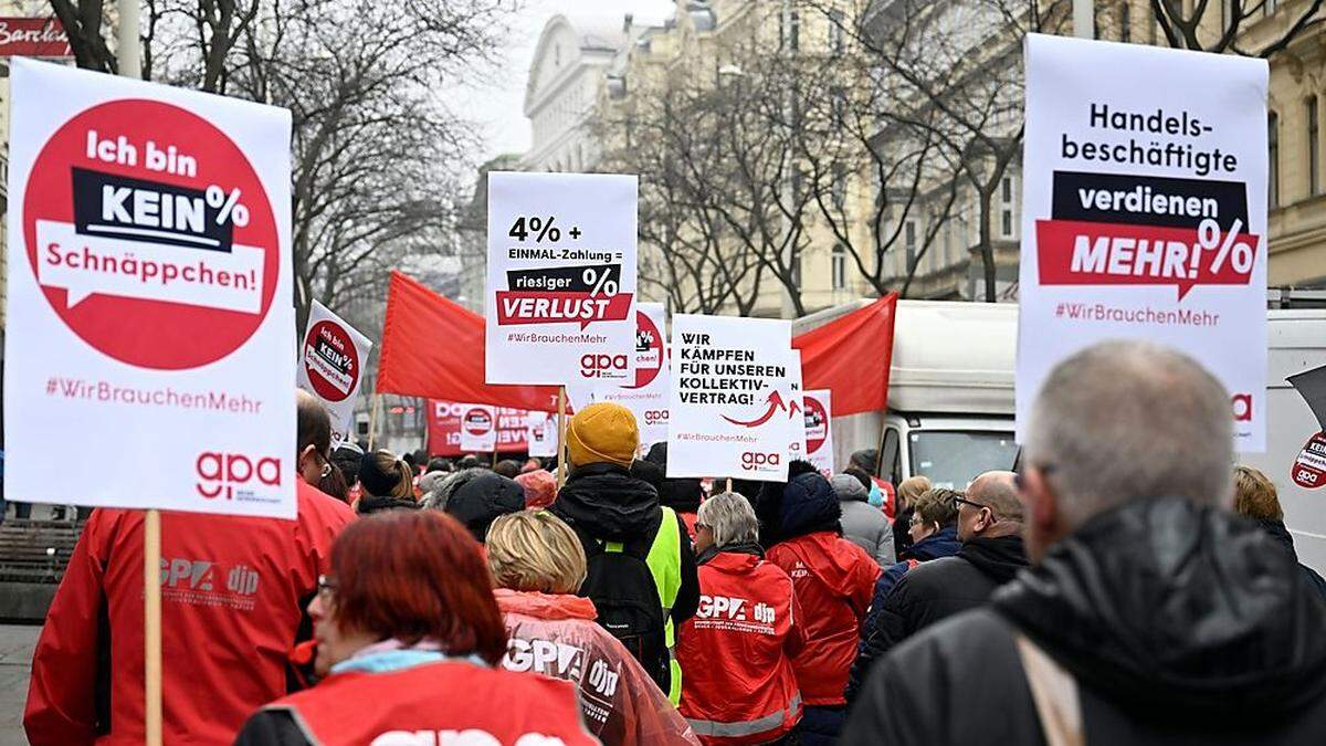 Die Gewerkschaft will sich nicht mit Einmalzahlungen abspeisen lassen