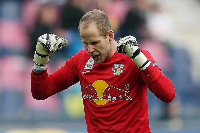 99 Gegentore und 38 Mal zu Null in 100 Spielen für Salzburg (1.7.2013 bis 30.6.2015)